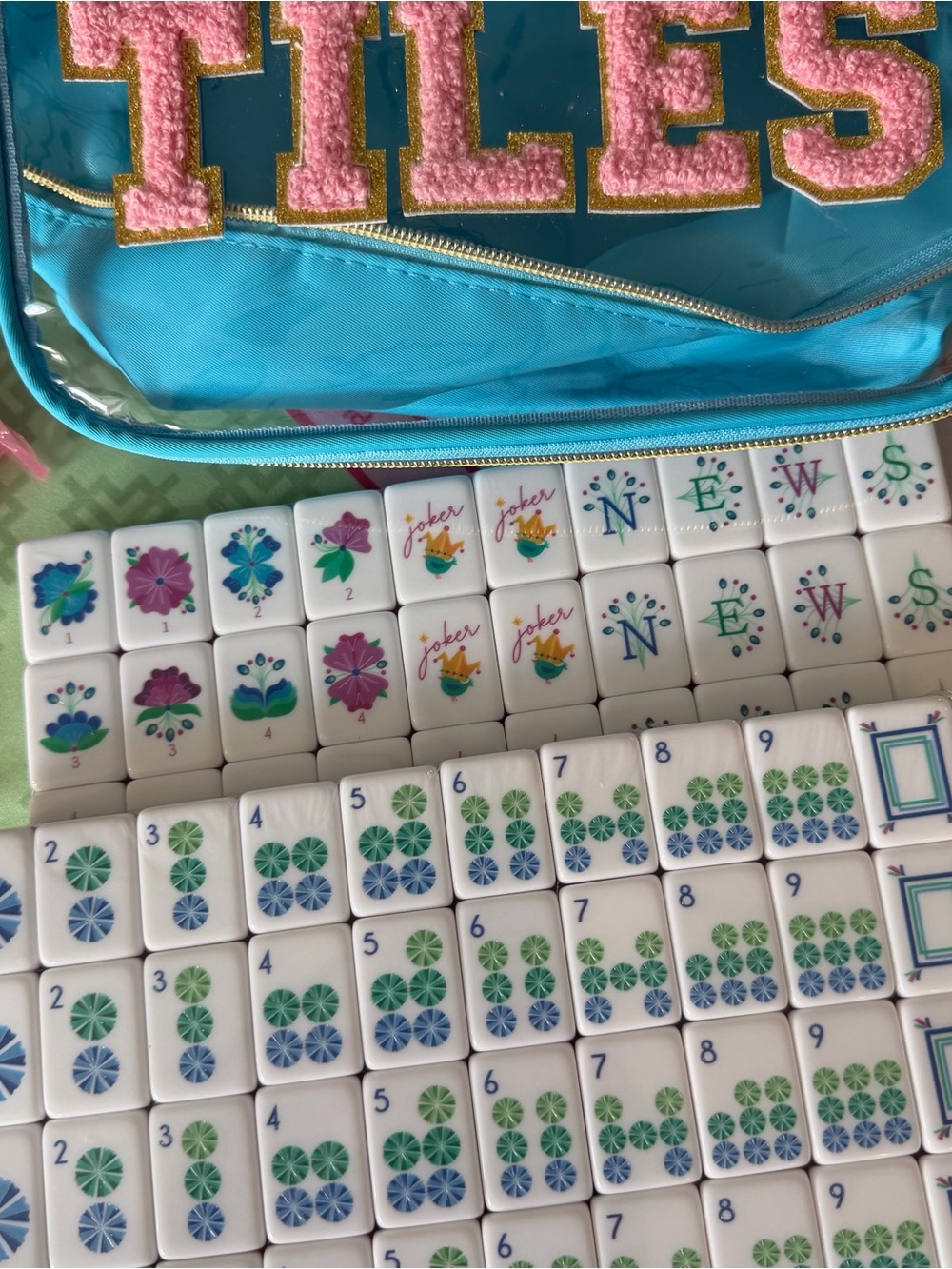 American Mahjong Pink Tropical Set - tiles, mat, racks, shuffle cards - Picture 3 of 16